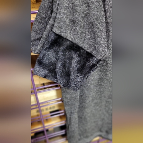 Top - Picture 2 of 4